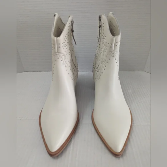Dolce Vita Solow Stud Western Ivory Leather Boots Women's Size 8 1/2 NWOB - Picture 3 of 8